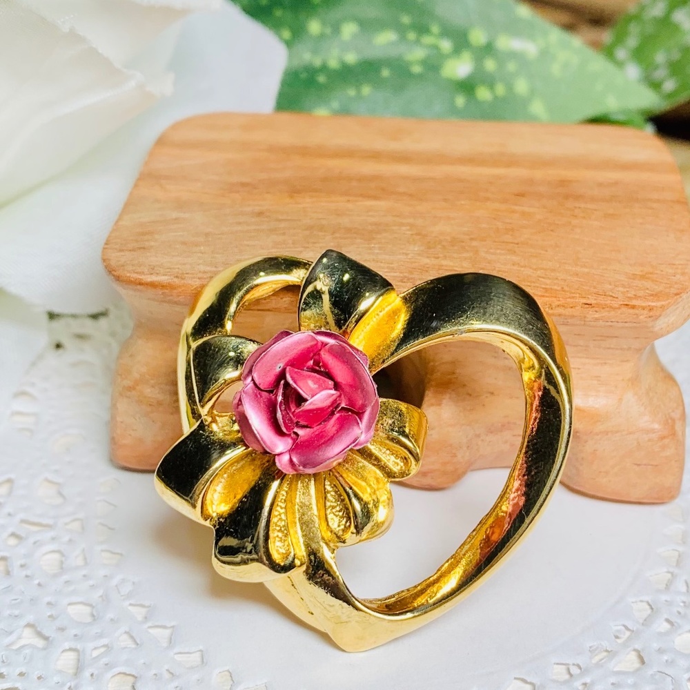Vintage Botique Pink Rose Heart Brooch